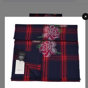 Gucci scarf new with tags